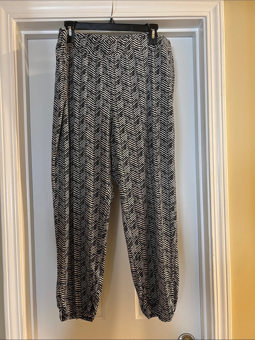 Chico’s Black & White Chevron  Pants
